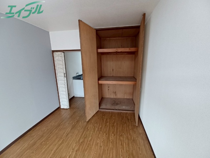 収納　同型参考写真