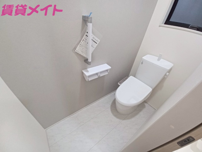 トイレ　同型参考写真