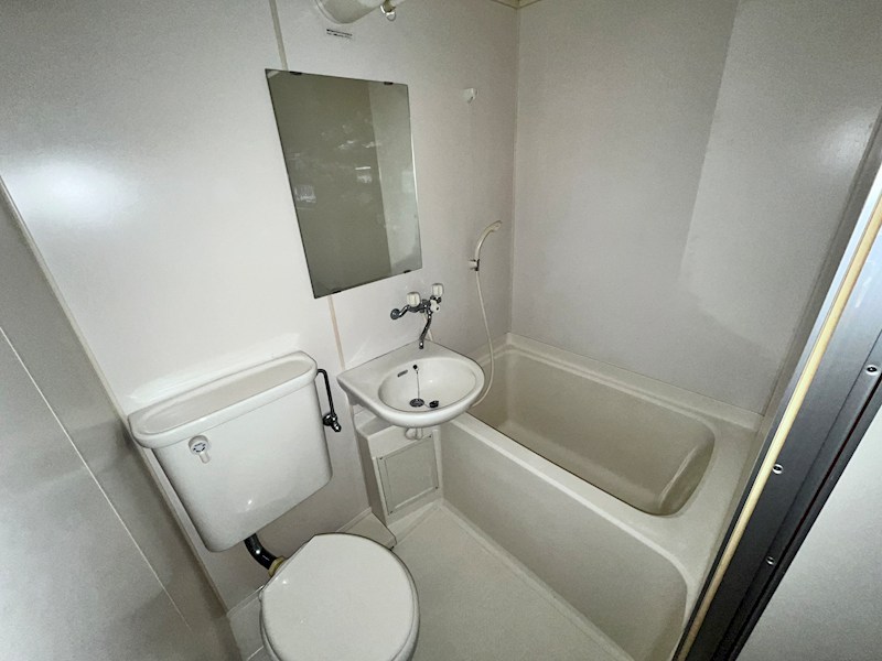 バス・シャワールーム　反転間取参照