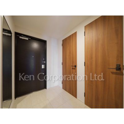 玄関　同タイプ17階のお部屋を撮影。仕様が異なることがあります。