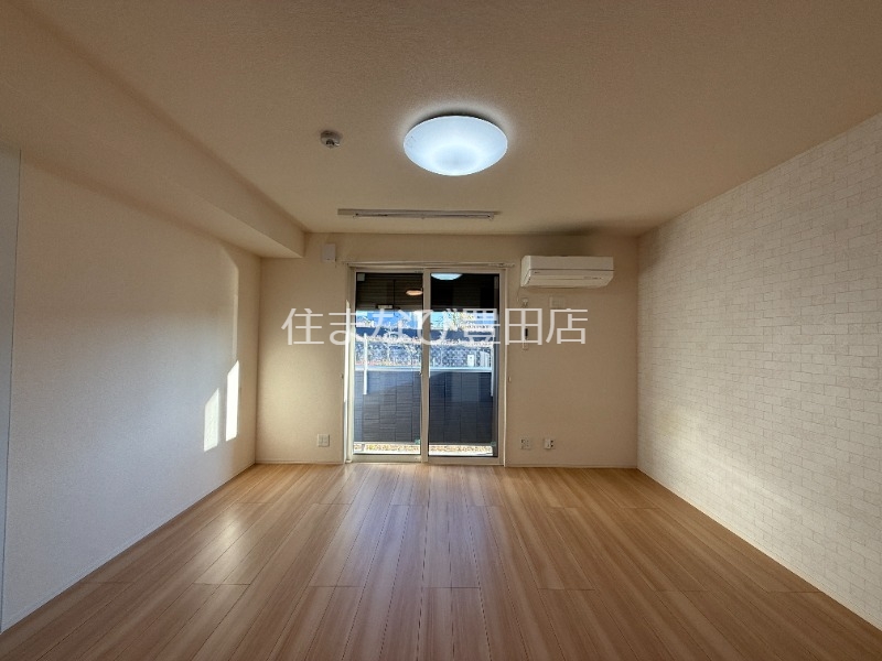 居室・リビング　同型別部屋写真