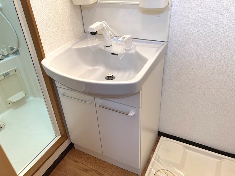 洗面設備　類似タイプ参考写真掲載。