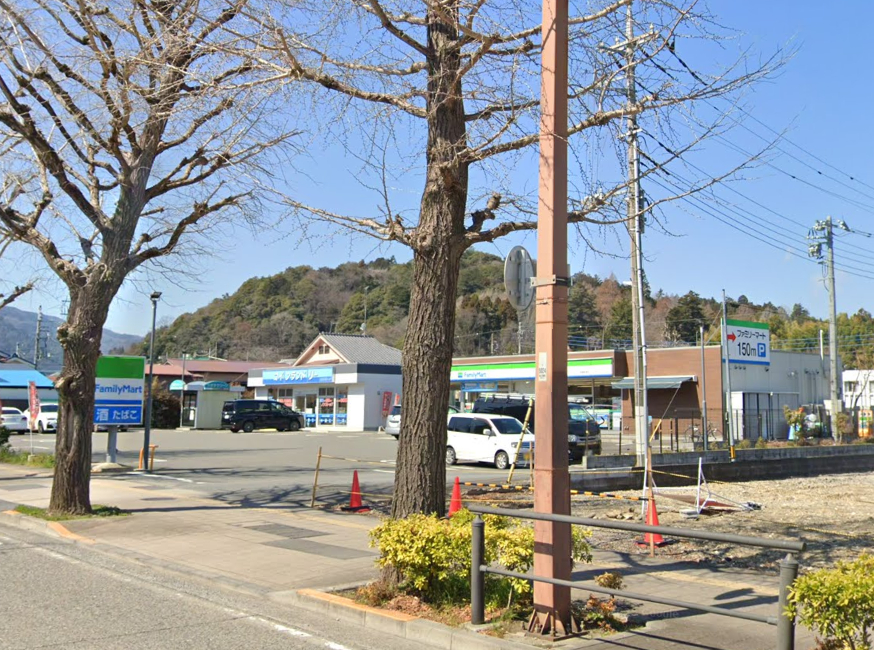 コンビニ　ファミリーマート高尾駅東店（コンビニ）まで657m