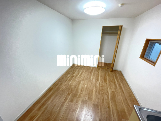 その他部屋・スペース　ハンガーポール付き収納です。