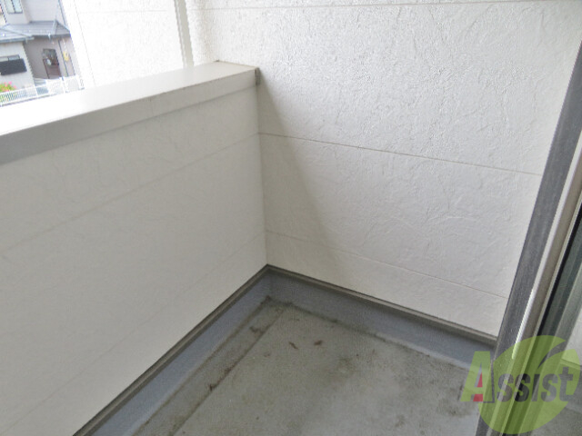 バルコニー　こちらはバルコニーです。イメージを掴んでください。