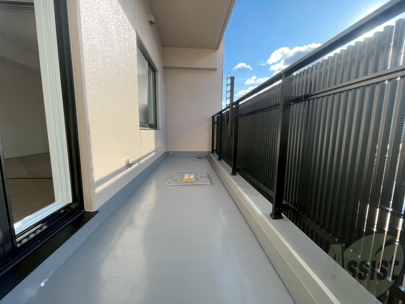 バルコニー　バルコニーです。洗濯物を干したり一息ついたりできますね！