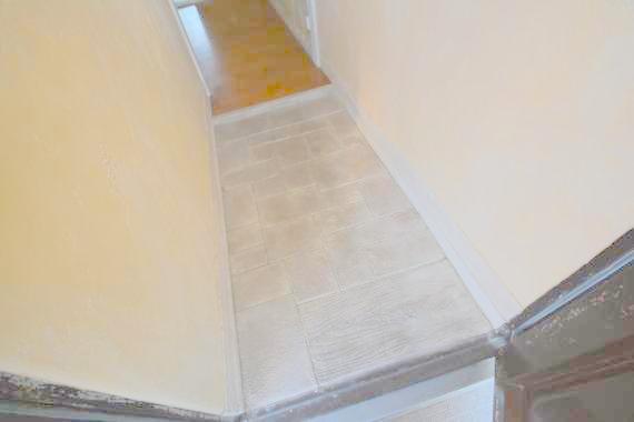 玄関　ゆったりとした玄関スペース