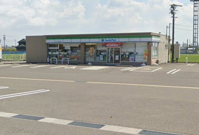 コンビニ　ファミリーマート 稲沢子生和神明町店（コンビニ）まで253m