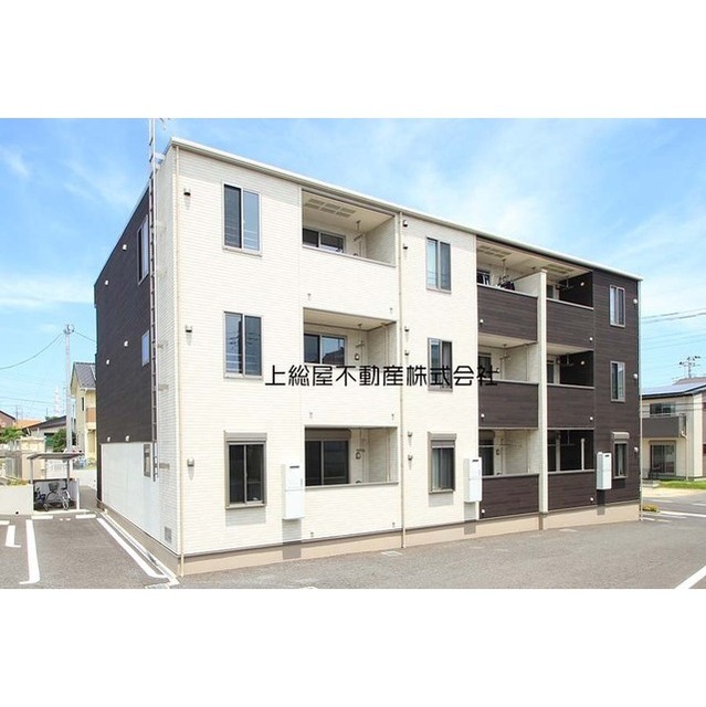 建物外観　２０１６年完成