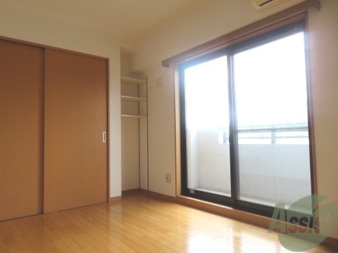 その他部屋・スペース　６．３帖の洋室は寝室としても使えそうですね。