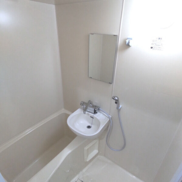 バス・シャワールーム　別部屋参考写真です
