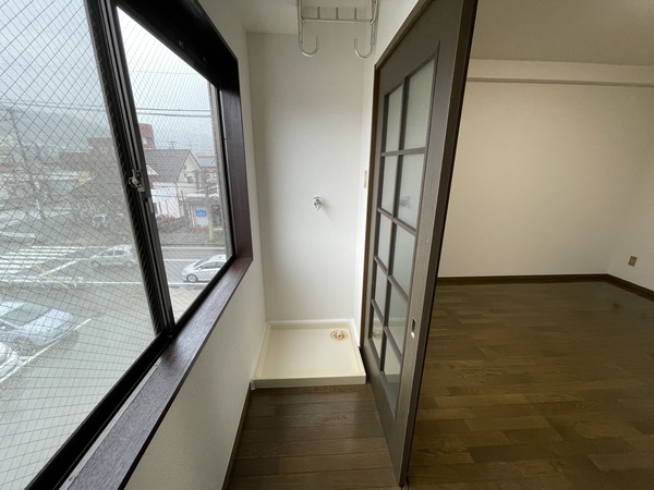 洗面設備　洗濯機置き場