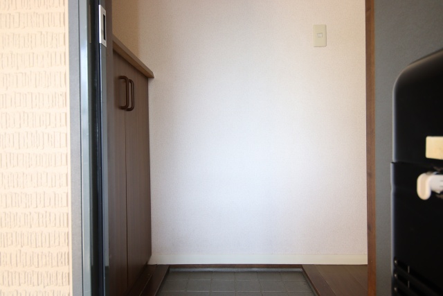 玄関　※別号室の参考写真です