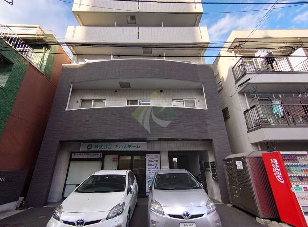 建物外観　アルスビルの外観