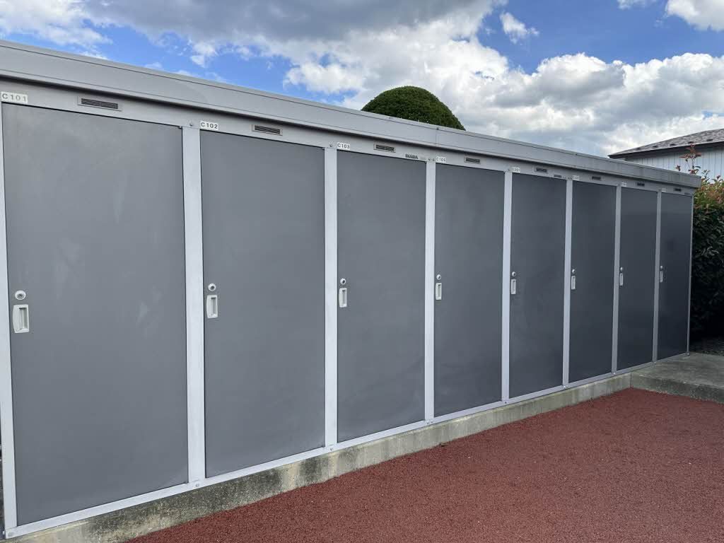 建物外観　ストッカー