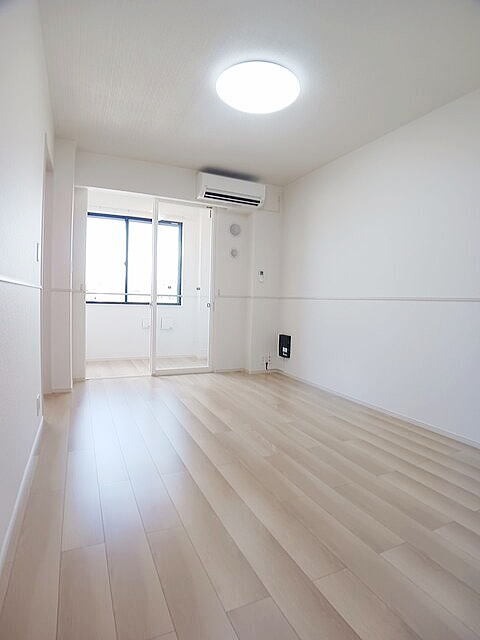 居室・リビング　同型参照