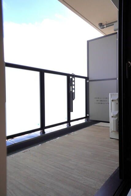 バルコニー　開放的で明るい空間を演出してくれるバルコニーです