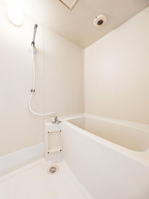 バス・シャワールーム　ゆったり過ごせるお風呂です