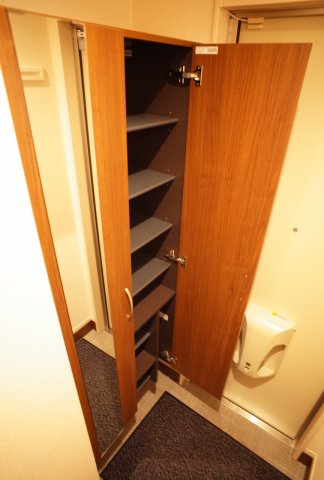 玄関　（イメージ画像です。）