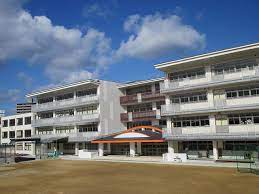 小学校　倉敷市立老松小学校（小学校）まで975m