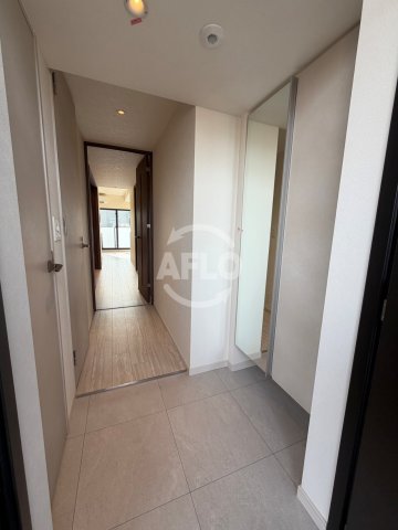 玄関　コンフォリア・リヴ博労町一丁目Q　玄関