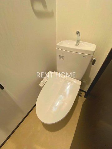 トイレ　ウォシュレット付き