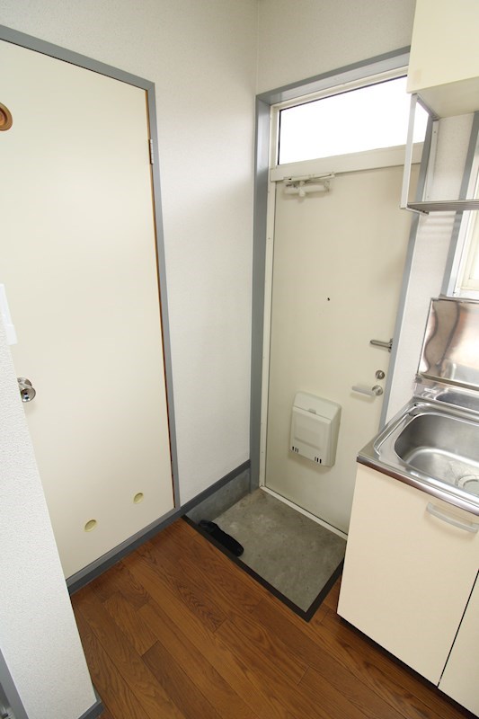 玄関　※別部屋参考画像