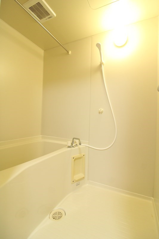 バス・シャワールーム　※別部屋参考画像