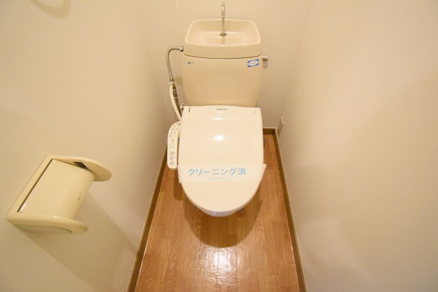 トイレ　ウォシュレットは残置物です。
