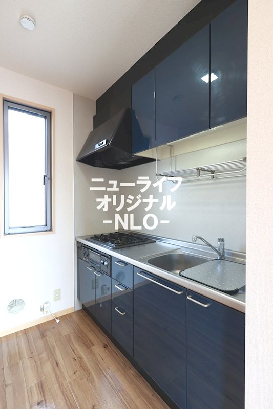 キッチン　グリル付3口コンロでお料理の幅も広がります♪