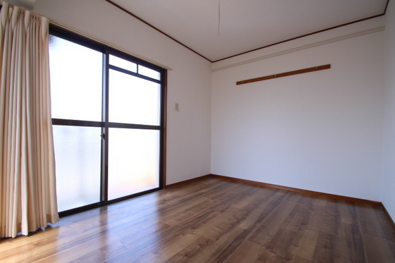 居室・リビング　※別号室の写真です