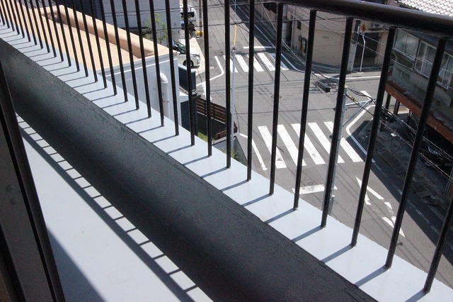 バルコニー　同物件別号室の写真