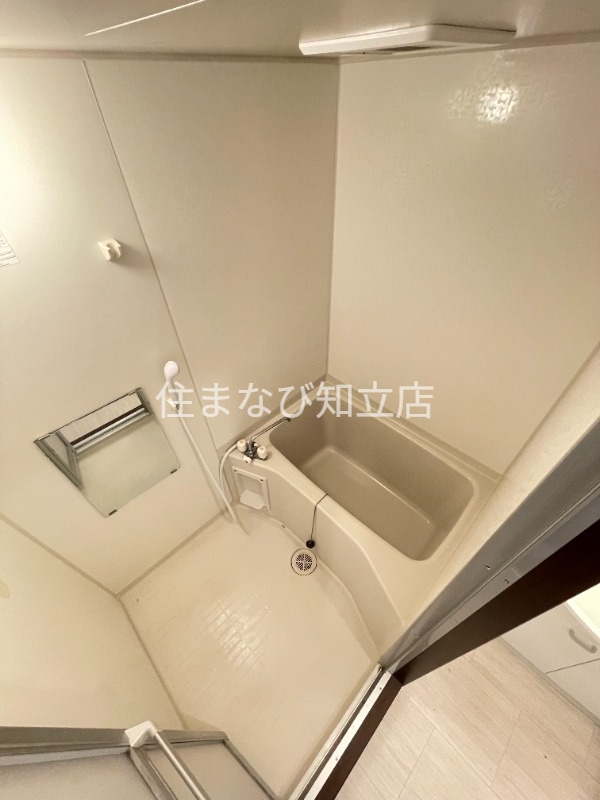 バス・シャワールーム　同型別部屋写真・反転タイプ