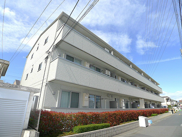 建物外観　リビングタウンのお問合せは、住まいの窓口アソシエにお任せ下さ