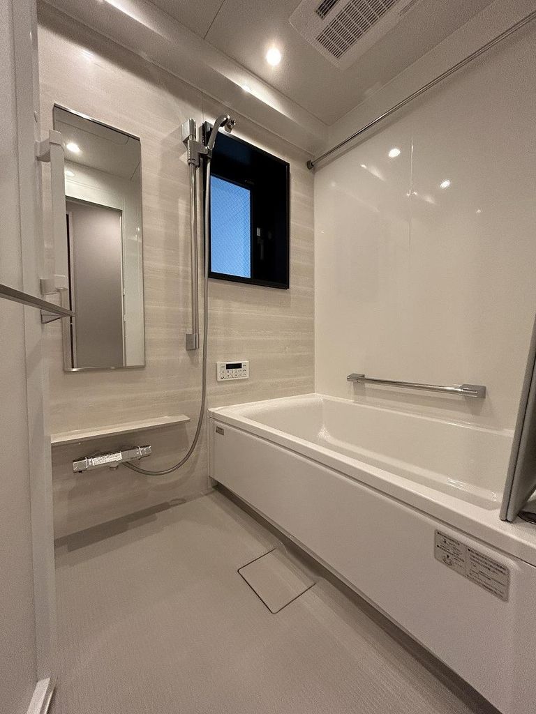 バス・シャワールーム　バスルーム