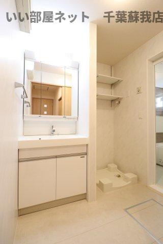 洗面設備　脱衣スペースもあります