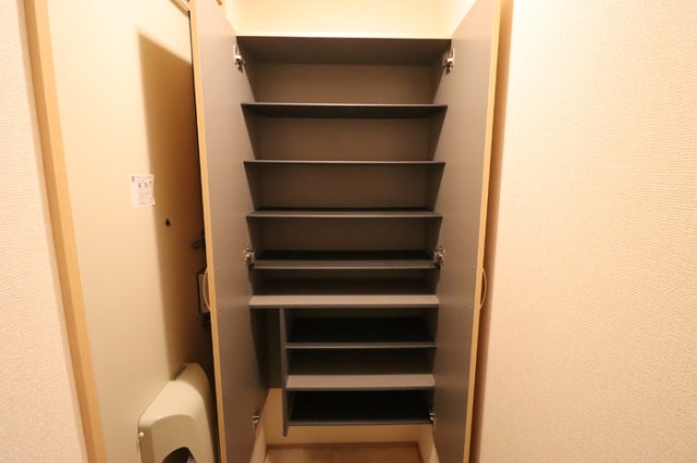 玄関　シューズボックス