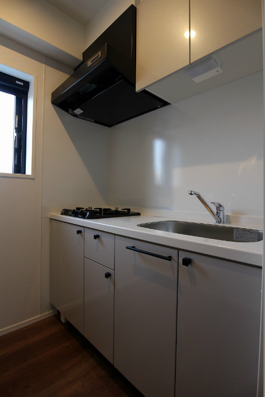 キッチン　システムキッチンです。※別号室の参考写真になります。