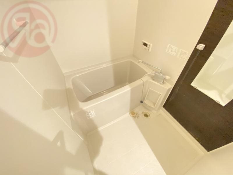 バス・シャワールーム　コンパクトで使いやすいお風呂です