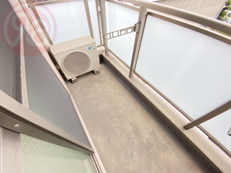 バルコニー　開放的で明るい空間を演出してくれるバルコニーです