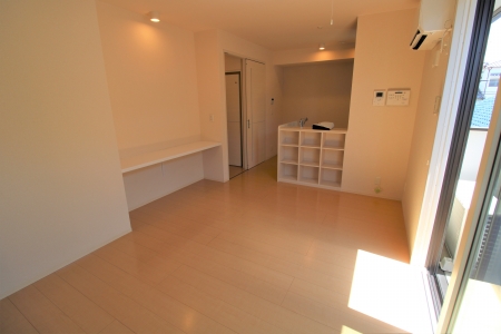 居室・リビング　こちらの反転タイプとなります。