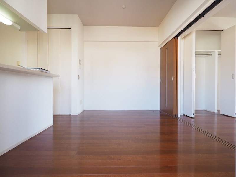 その他設備　調理スペースの広いキッチン。