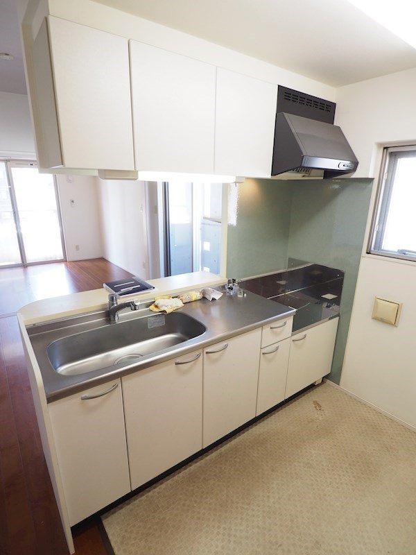 キッチン　カウンタータイプ。