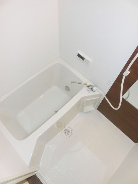 バス・シャワールーム　追焚付きのバス。