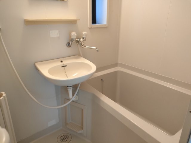 バス・シャワールーム　1階別室の参考写真です。現況を優先します。（105）