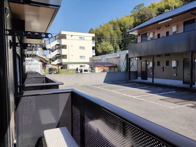 バルコニー　1階別室の参考写真です。現況を優先します。（105）