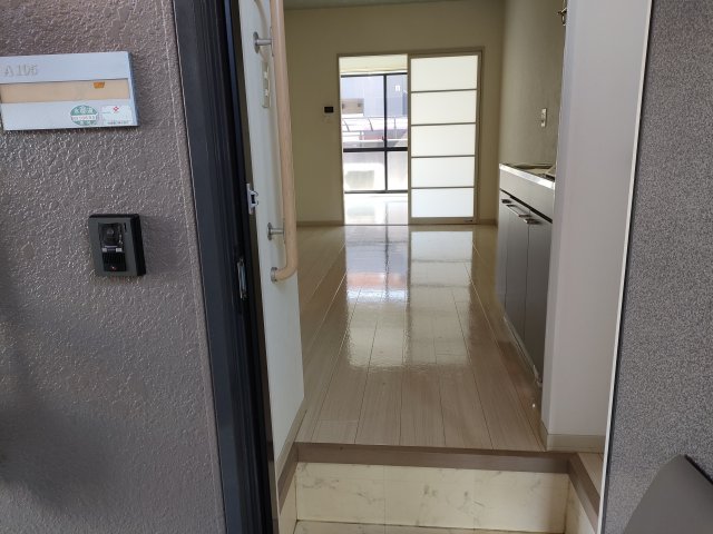 玄関　1階別室の参考写真です。現況を優先します。（105）