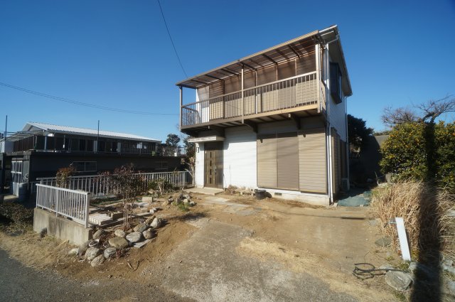 建物外観　お問い合わせは花まる商店まで！