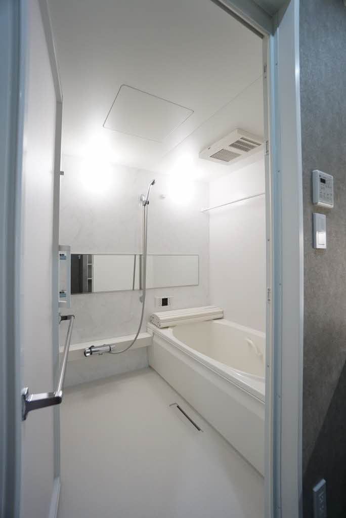 バス・シャワールーム　バスルーム