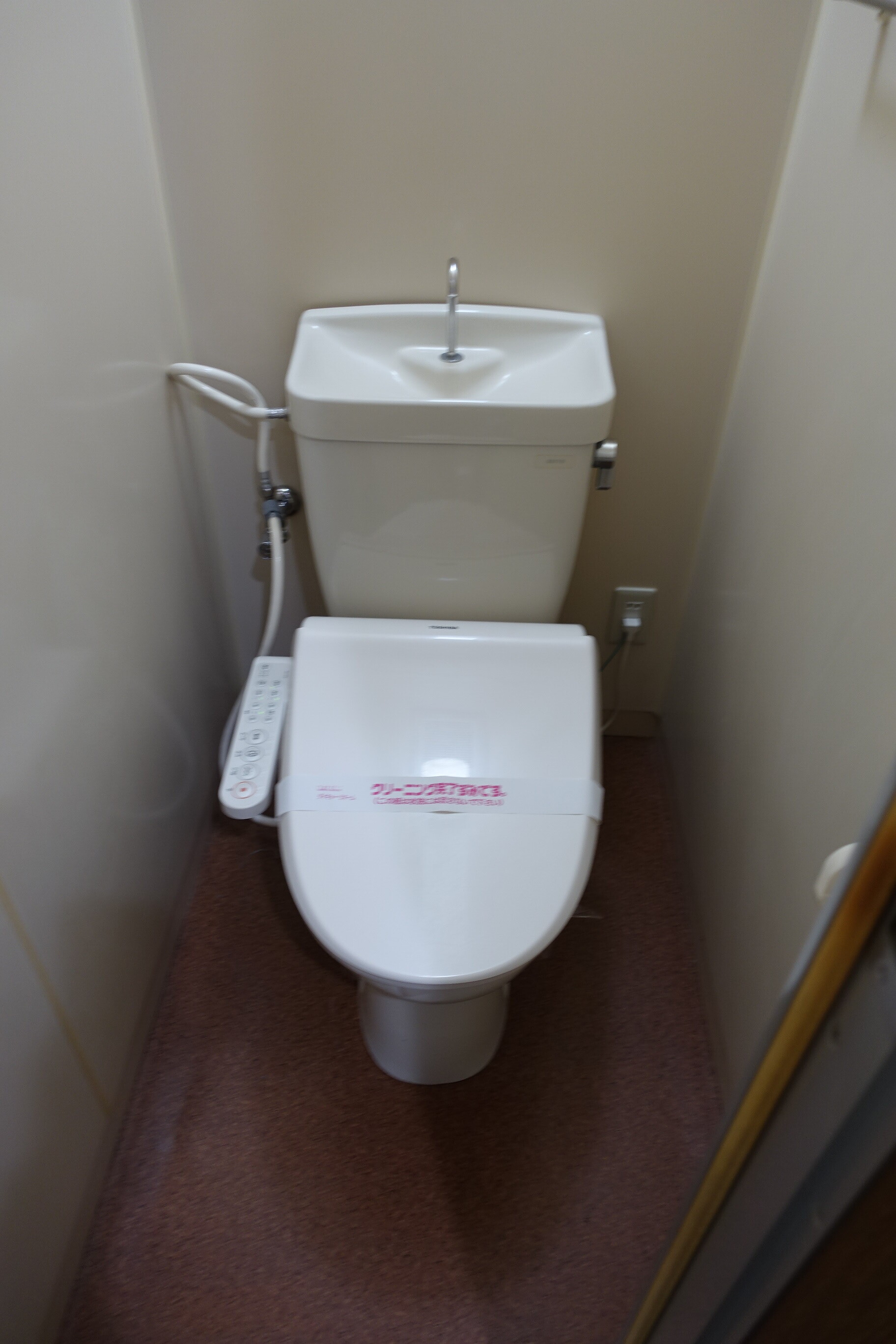 南海本線 紀ノ川駅 徒歩12分 3階建 築32年のトイレ写真